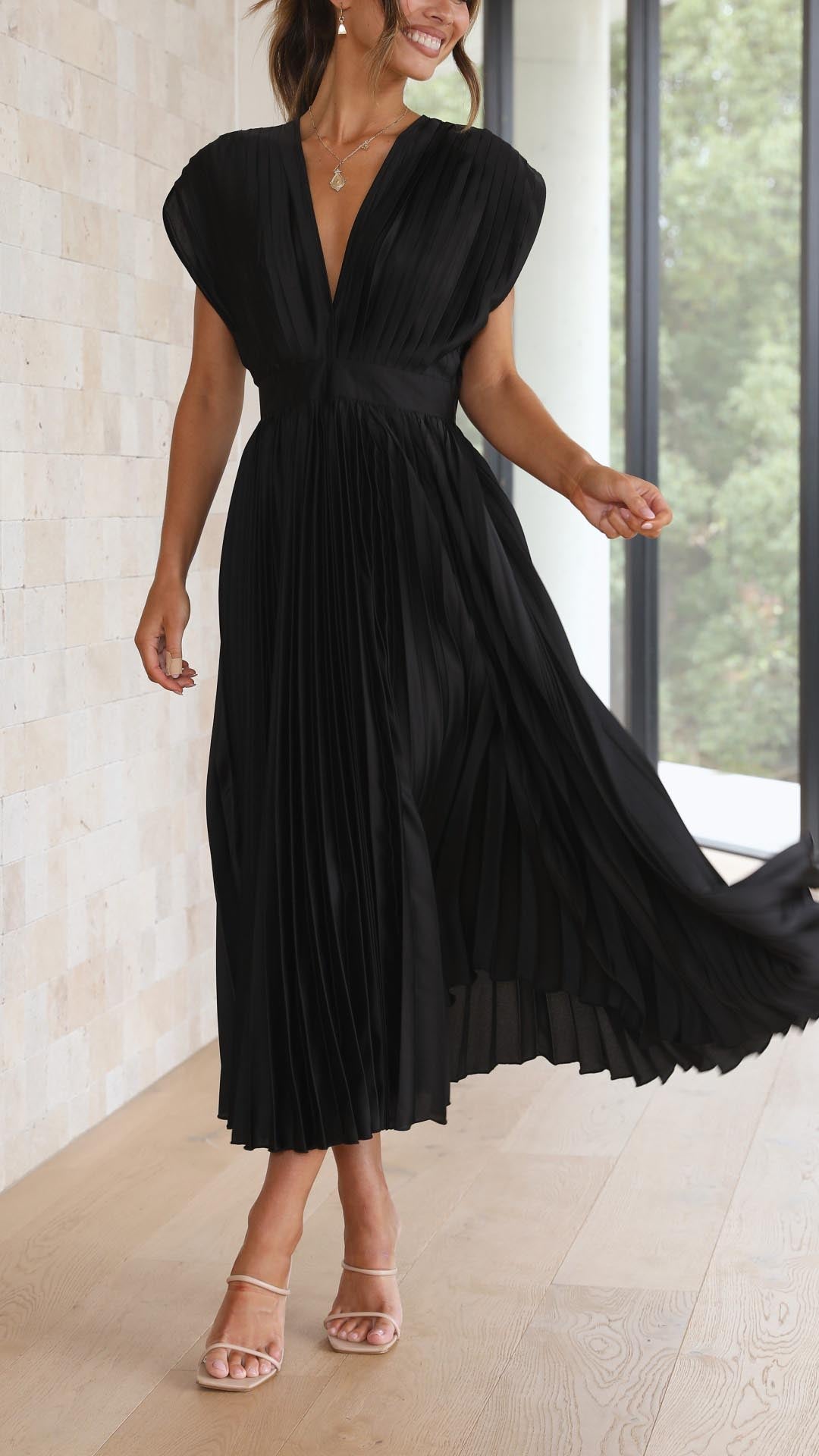 Duttini | Elegant Pleated Maxi Dress Made to Turn Heads