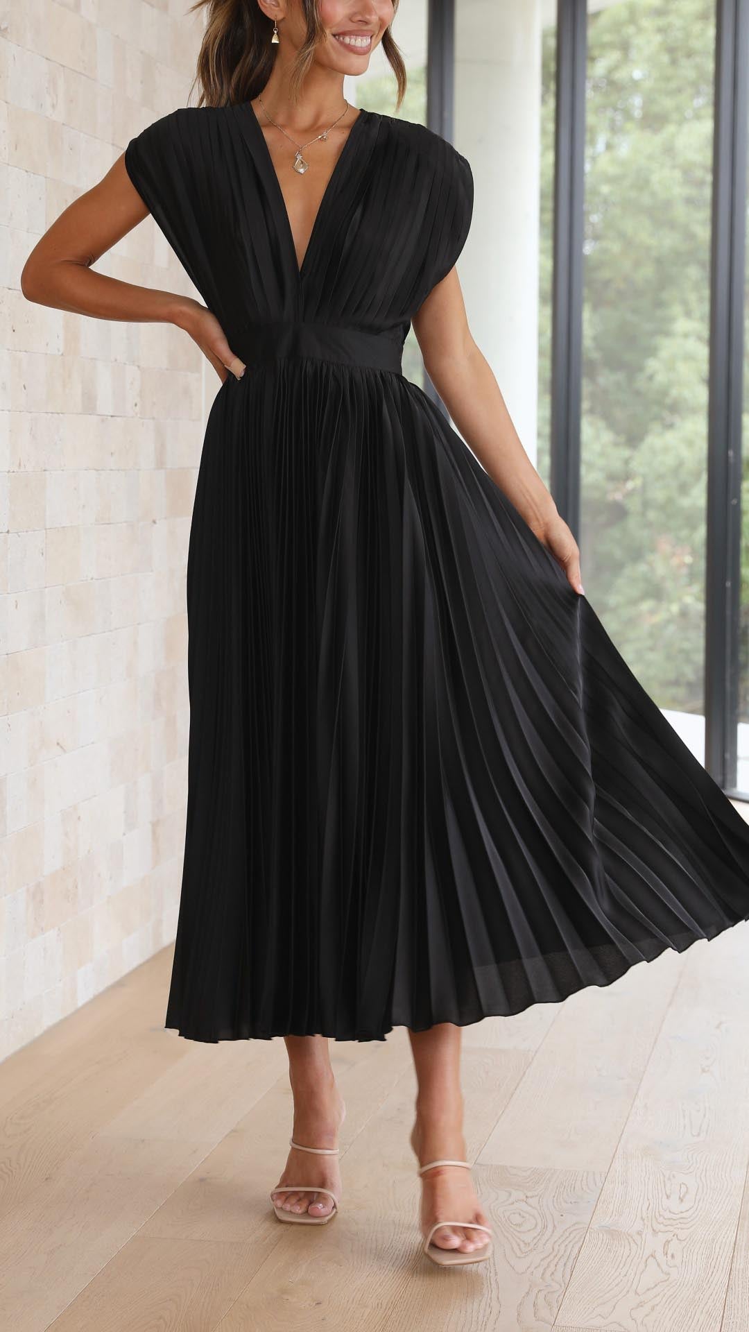 Duttini | Elegant Pleated Maxi Dress Made to Turn Heads