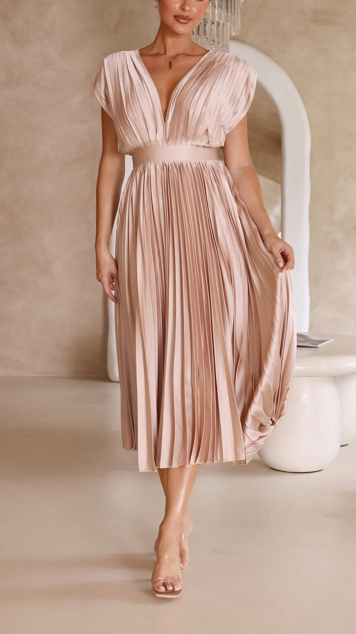 Duttini | Elegant Pleated Maxi Dress Made to Turn Heads