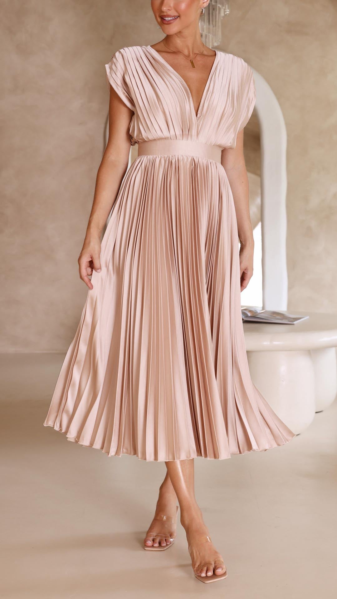 Duttini | Elegant Pleated Maxi Dress Made to Turn Heads