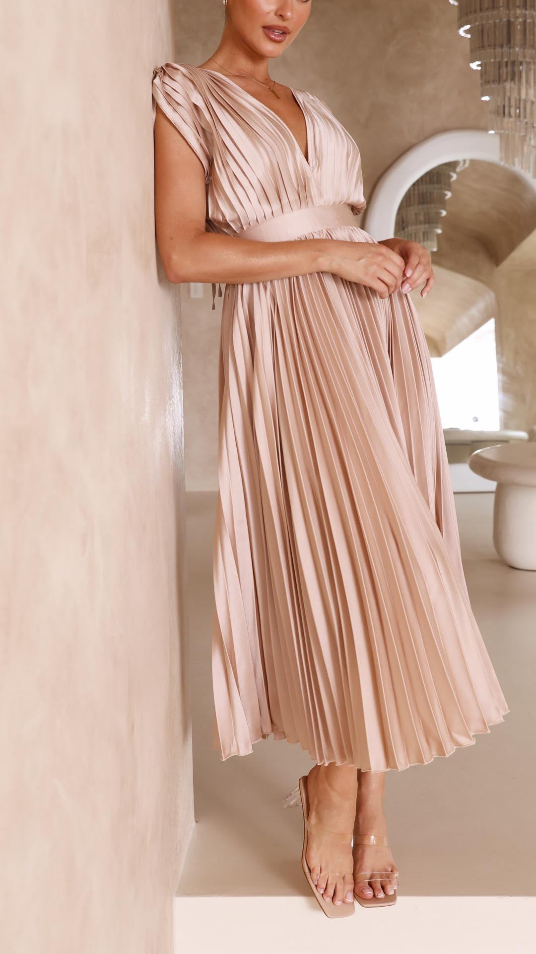 Duttini | Elegant Pleated Maxi Dress Made to Turn Heads