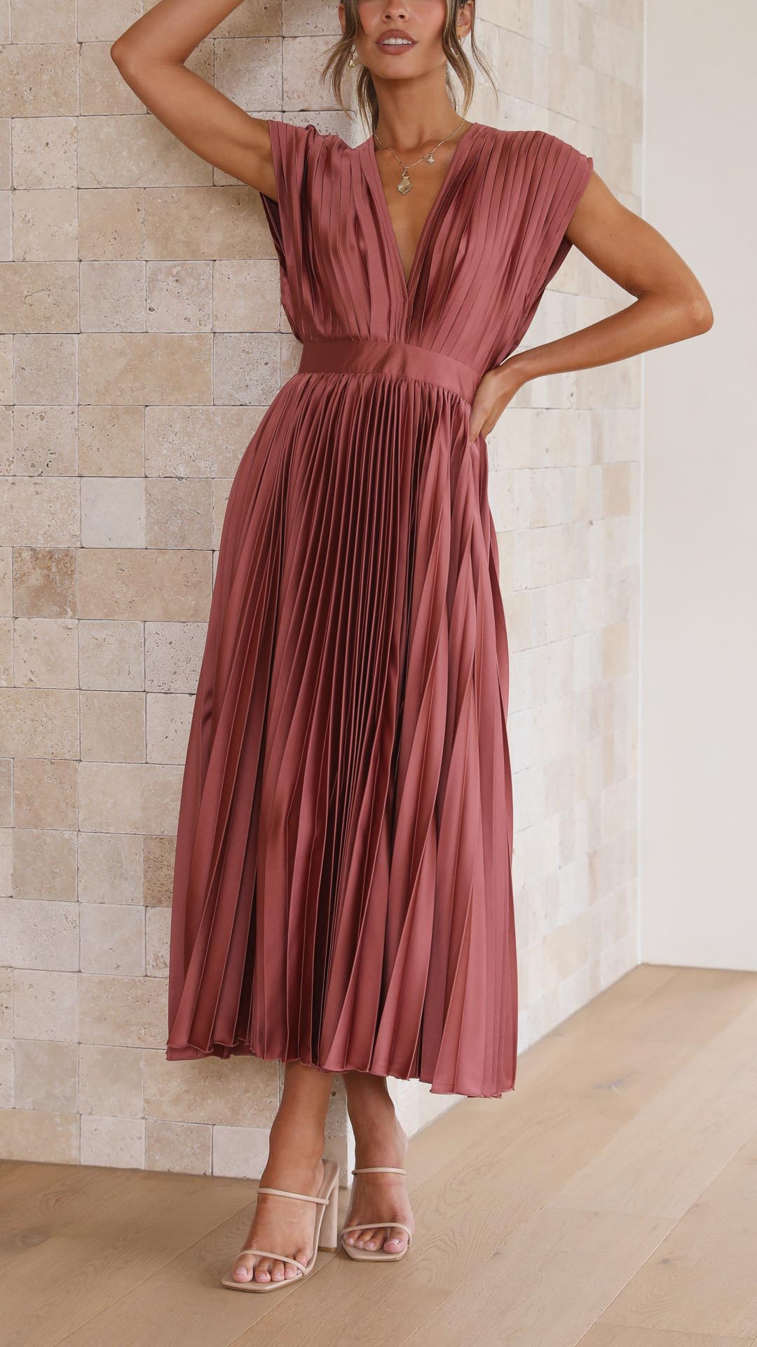 Duttini | Elegant Pleated Maxi Dress Made to Turn Heads