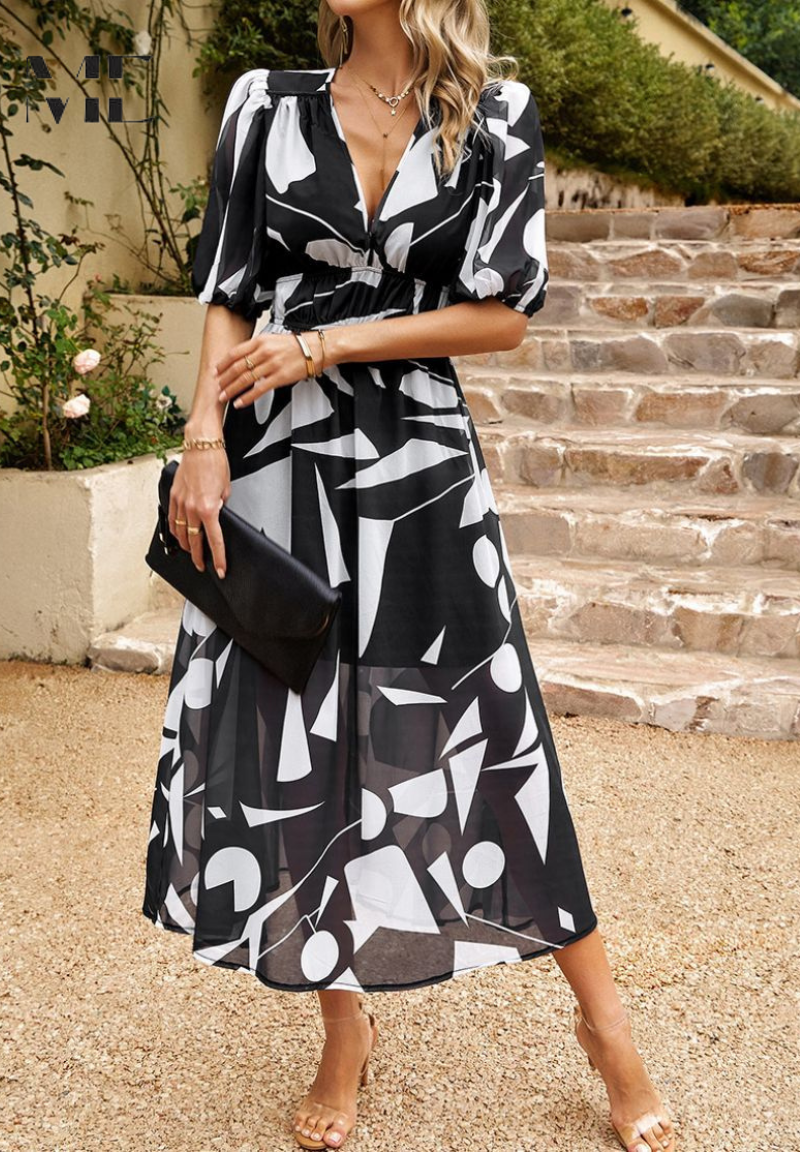 Duttini | Elegant Floral Dress with a Timeless Finish