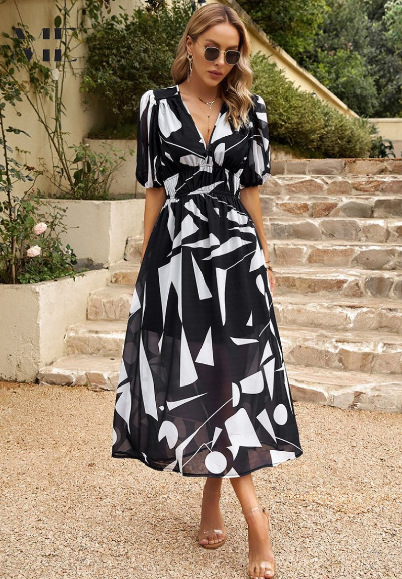 Duttini | Elegant Floral Dress with a Timeless Finish