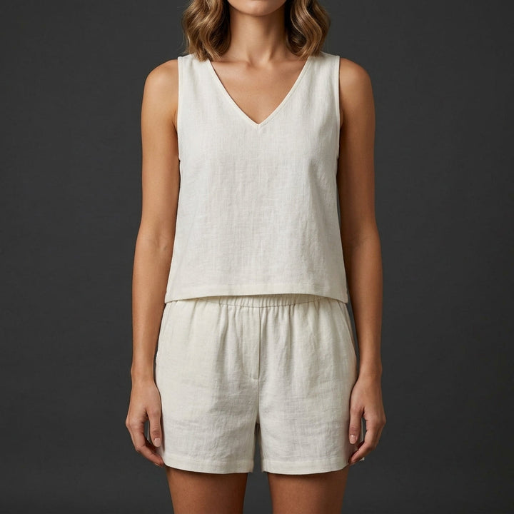 Duttini | Sculpted Relaxed V-Neck Vest And Pleated Shorts Set In Lightweight Woven Fabric