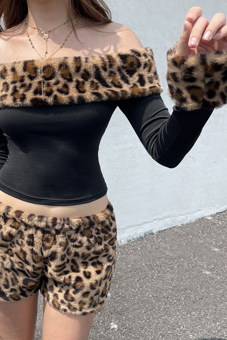 Duttini | Fleece Off-the-shoulder Two Piece Set in Leopard Print