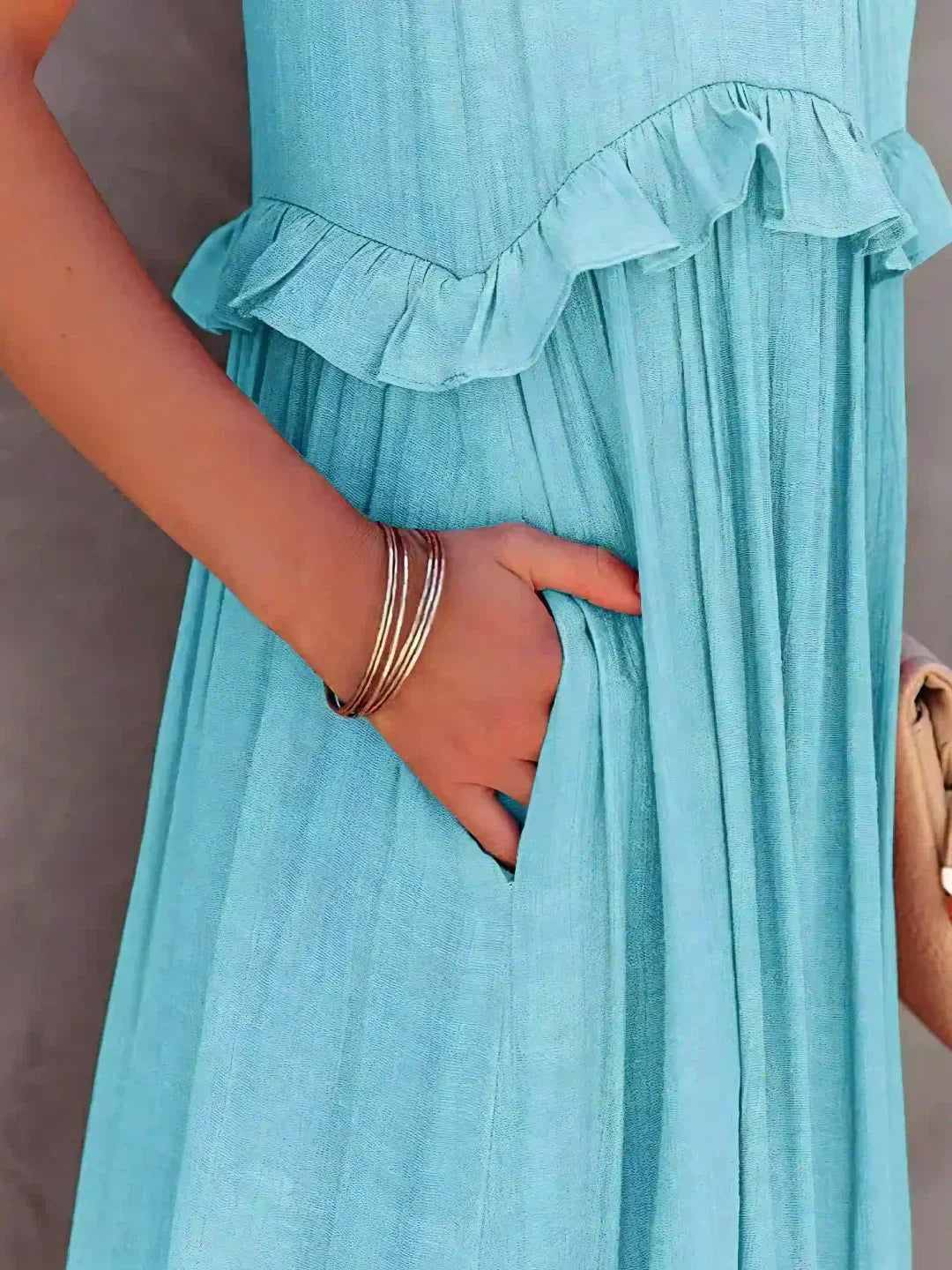 Duttini | Elegant Sleeveless Dress With Ruffles in a Flattering Cut