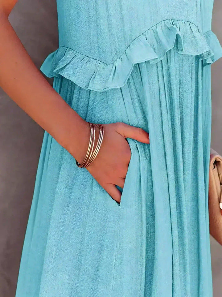 Duttini | Elegant Sleeveless Dress With Ruffles in a Flattering Cut