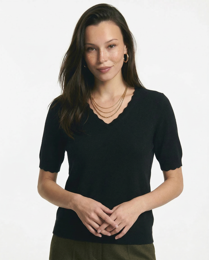 Duttini | V-Neck Knit Top for Women in Soft Fabric