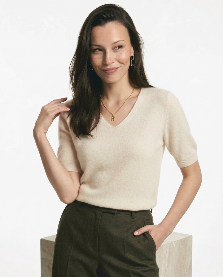 Duttini | V-Neck Knit Top for Women in Soft Fabric
