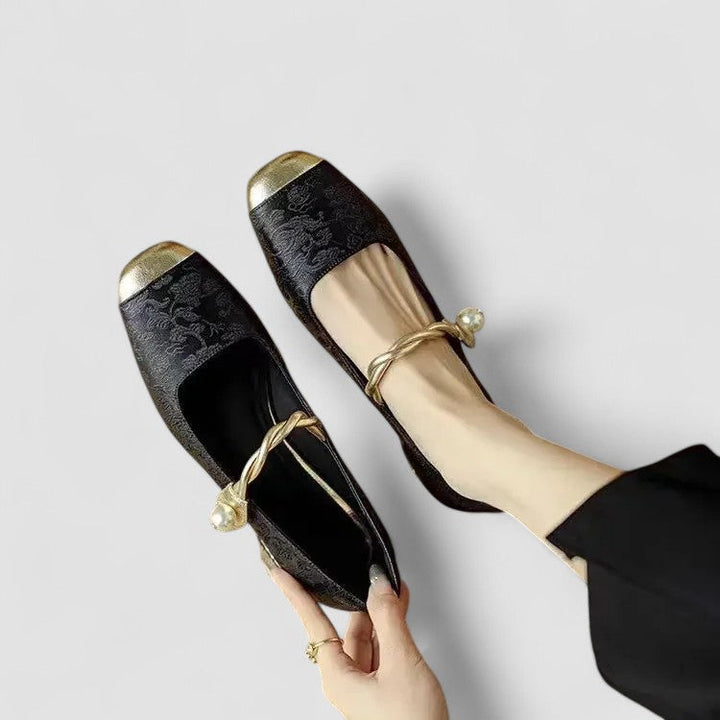Duttini | Lightweight Metallic Accents with a Comfort Fit