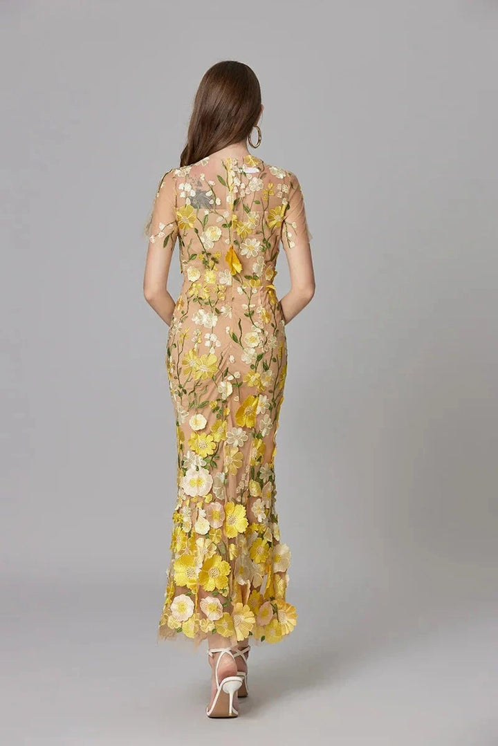 Duttini | Elegant 3D Floral Appliqué Sheer Mesh Sleeveless Maxi Dress