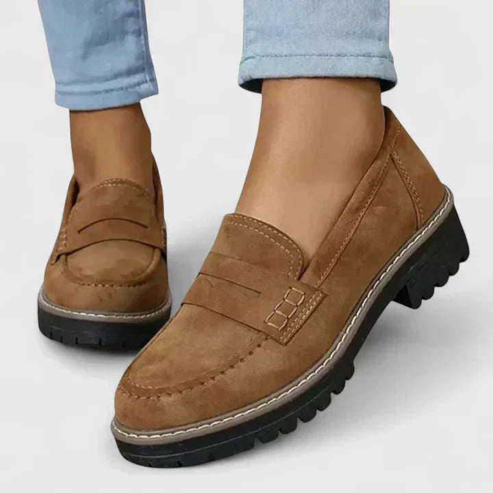 Duttini | Cushioned Lug Sole Closed Toe for Effortless Wear
