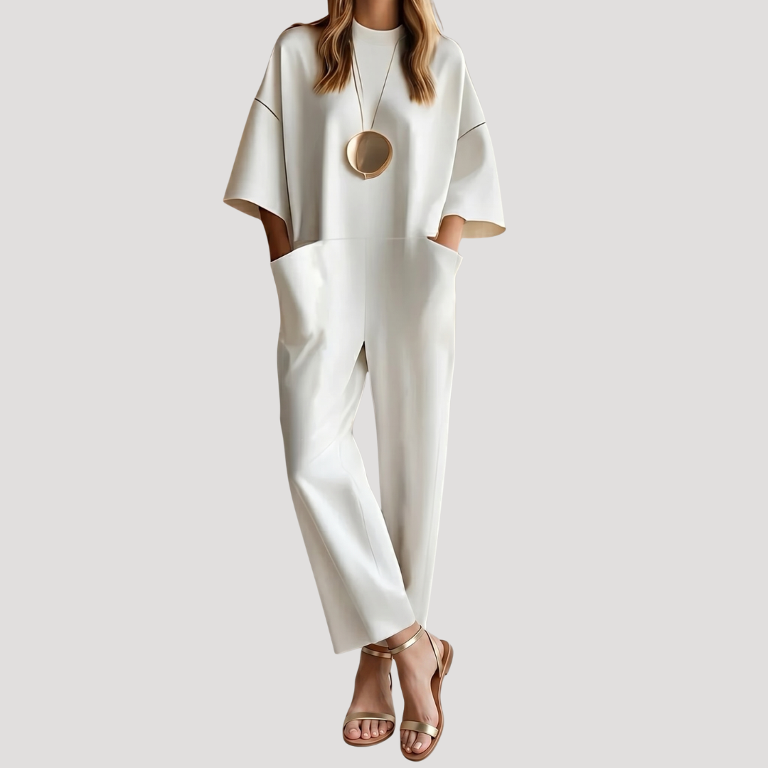 Duttini | Elegant Wide Leg Short Sleeve Jumpsuit in a Flattering Cut