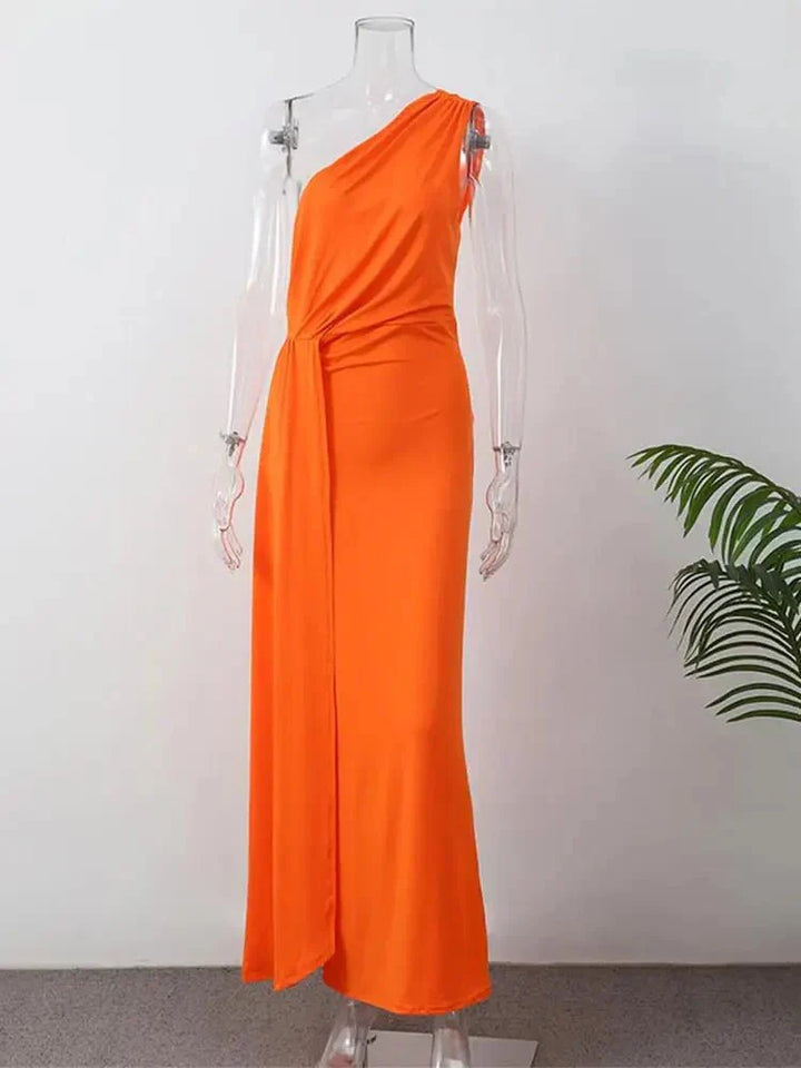 Duttini | Chic Wedding Guest Dress in a Flattering Cut