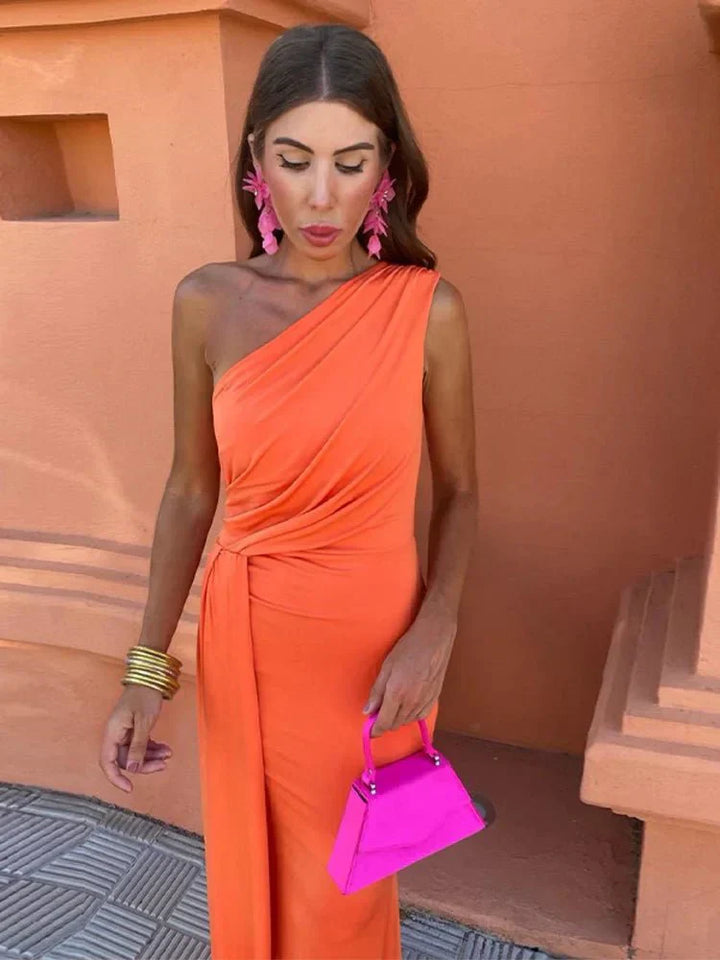Duttini | Chic Wedding Guest Dress in a Flattering Cut