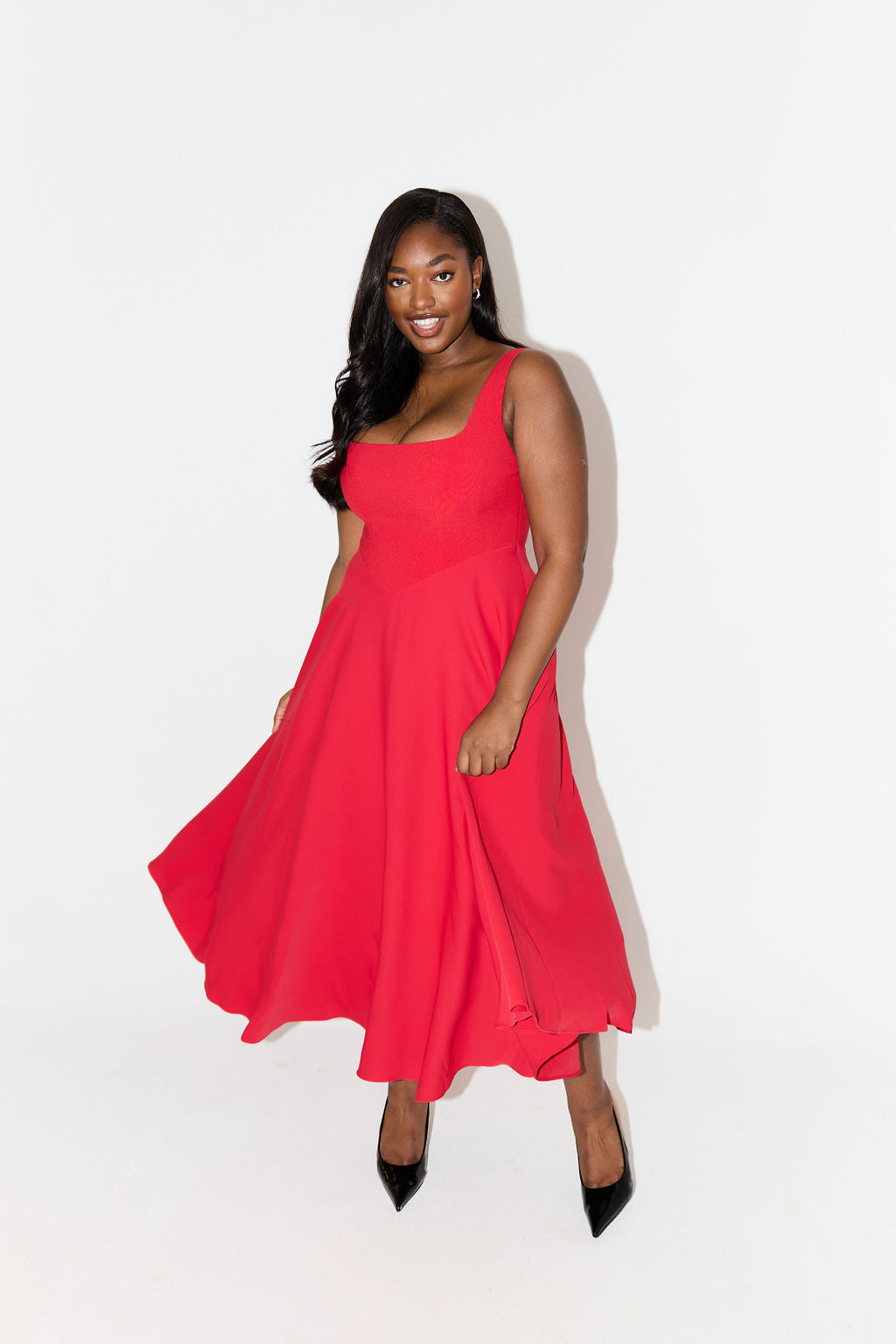 Duttini | Timeless Flowy Midi Dress with a Flattering Silhouette