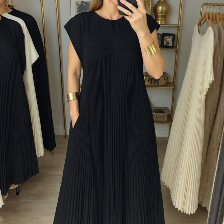 Duttini | Chic Flowy Pleated Maxi Dress Cocktail Made to Turn Heads
