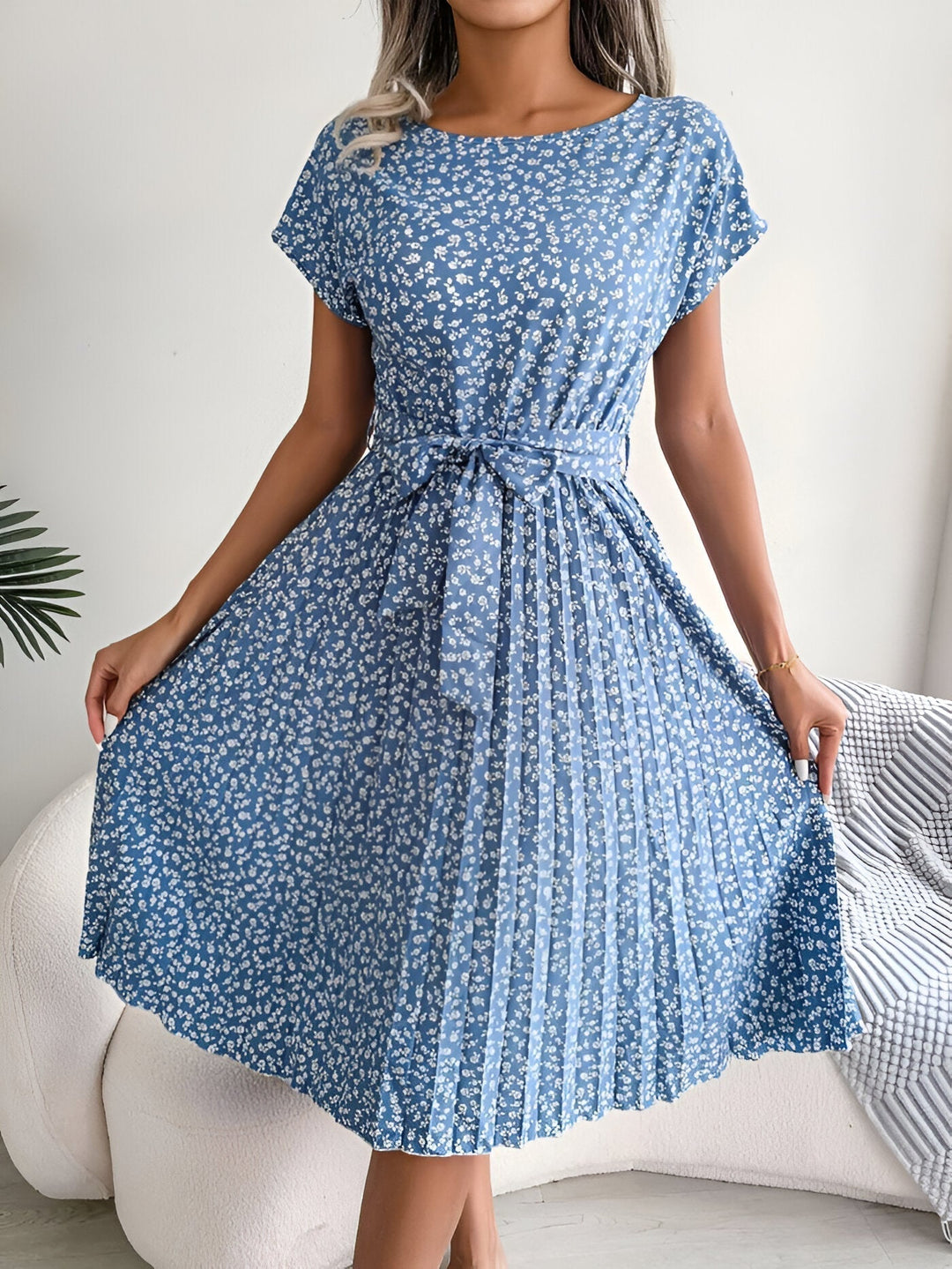 Duttini | Graceful Flower Pleated Elegance Dress for Effortless Elegance