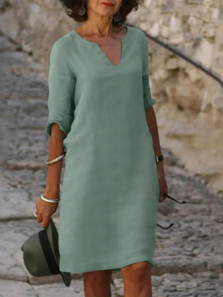 Duttini | Elegant Dress With V-Neck with a Flattering Silhouette