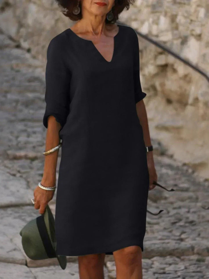 Duttini | Elegant Dress With V-Neck with a Flattering Silhouette