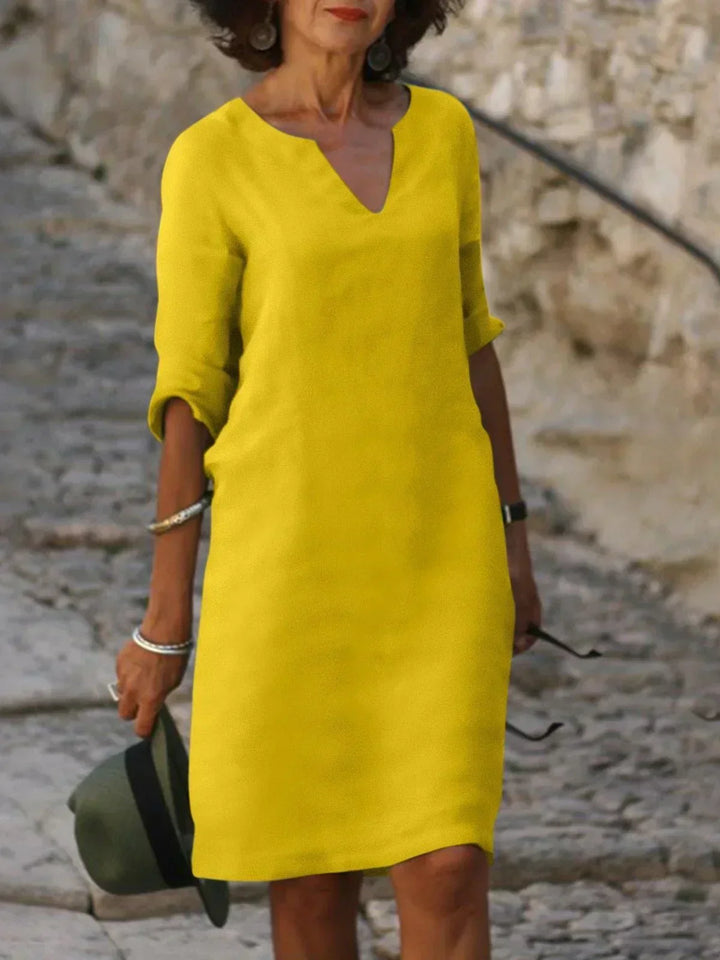 Duttini | Elegant Dress With V-Neck with a Flattering Silhouette
