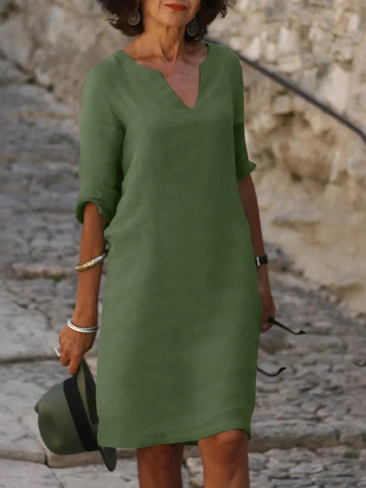 Duttini | Elegant Dress With V-Neck with a Flattering Silhouette