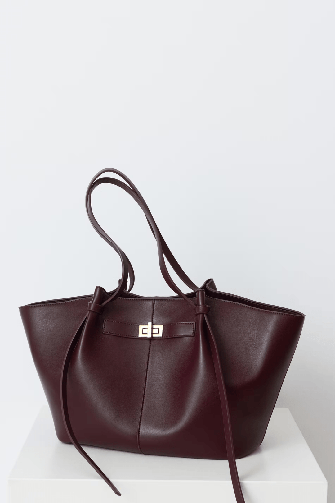 Duttini | Structured Shopper Bag, Gold-Tone Detail