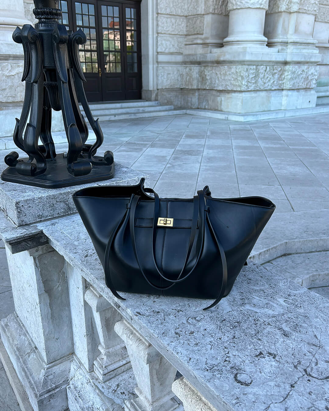 Duttini | Structured Shopper Bag, Gold-Tone Detail