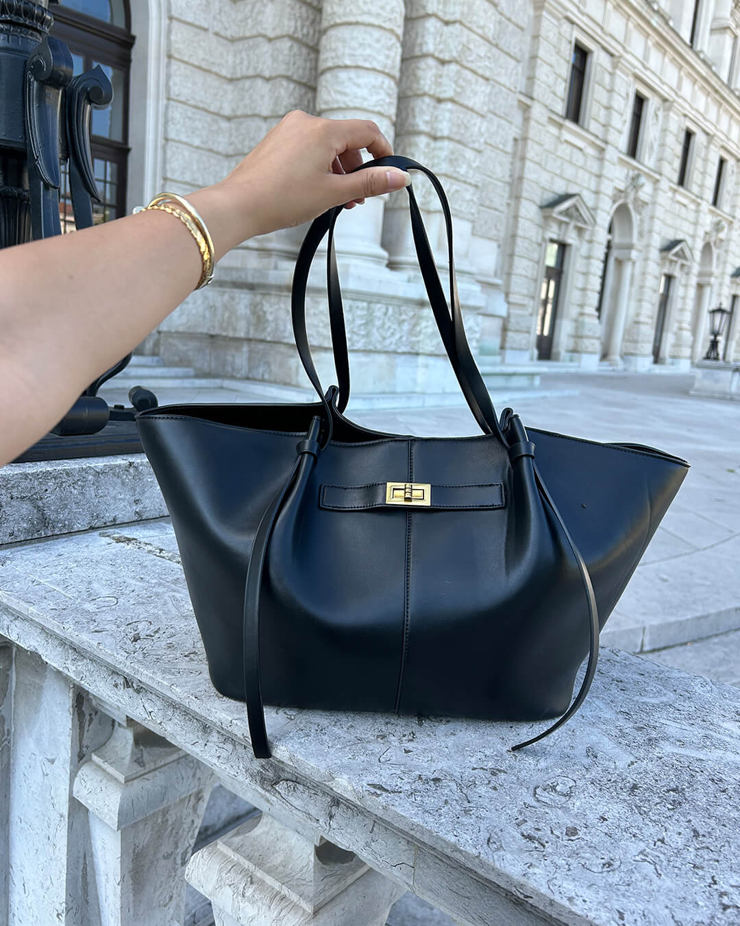 Duttini | Structured Shopper Bag, Gold-Tone Detail